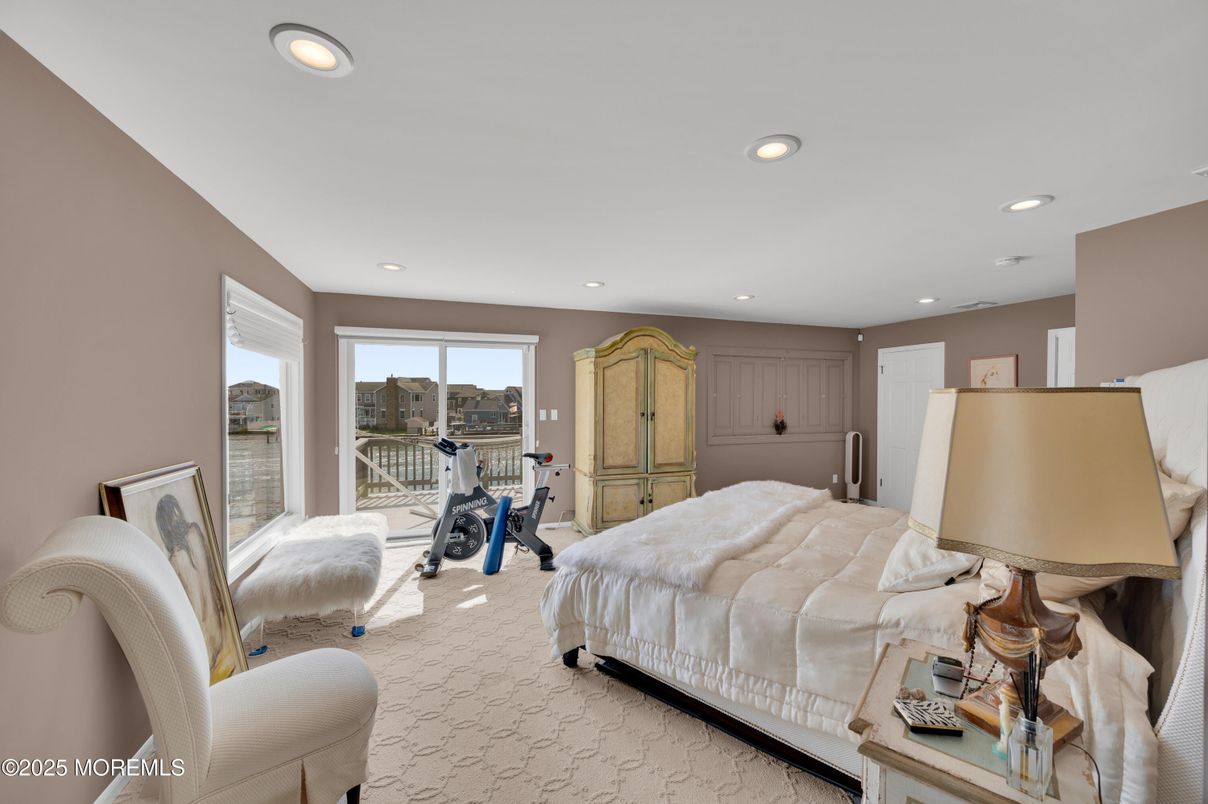 Bedroom, Fitness Equipment, Interior, Recessed Lighting