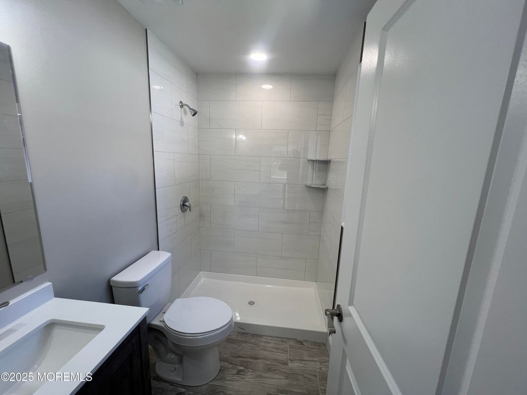 Bathroom, Interior, Recessed Lighting, Wood Texture Flooring