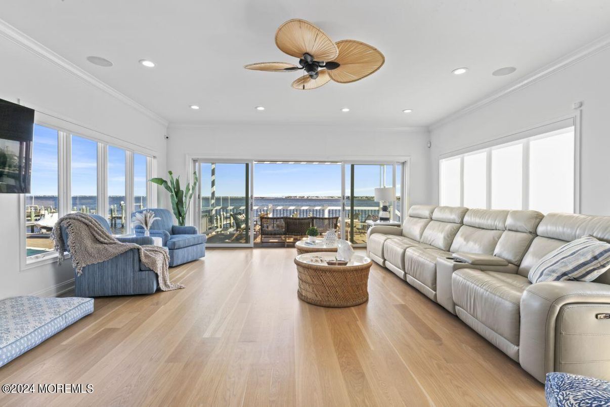 Interior, Living room, Recessed Lighting, Water, Wood Texture Flooring