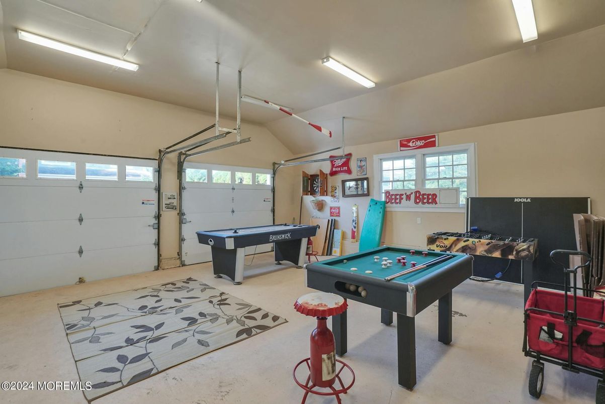 Billiard Table, Game Room, Interior