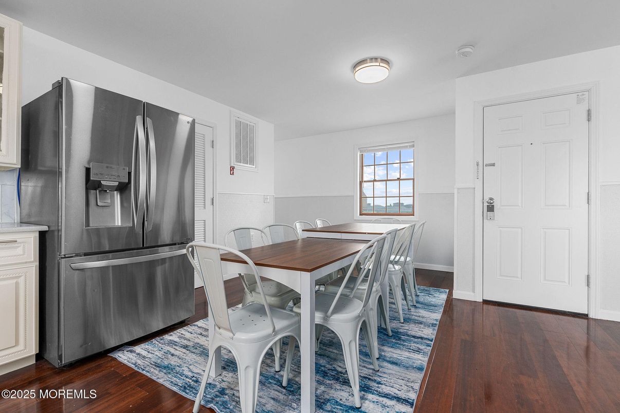 Dining room, Interior, Kitchen, Stainless Steel Appliances, Wood Texture Flooring