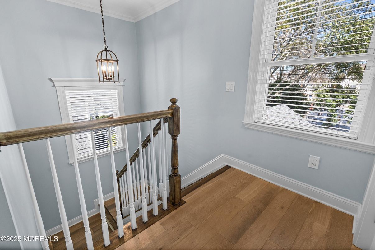 Interior, Pendant Lights, Wood Texture Flooring