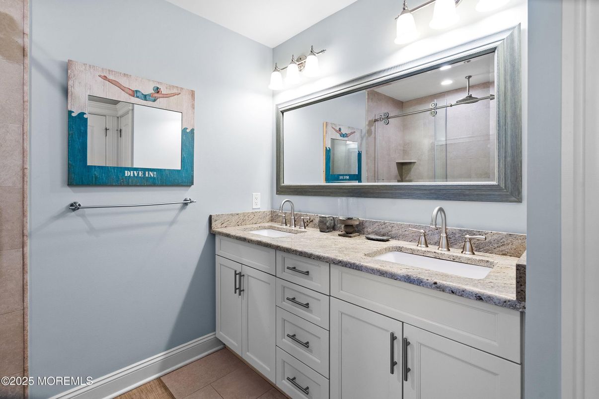 Bathroom, Dual Sink Vanities, Interior
