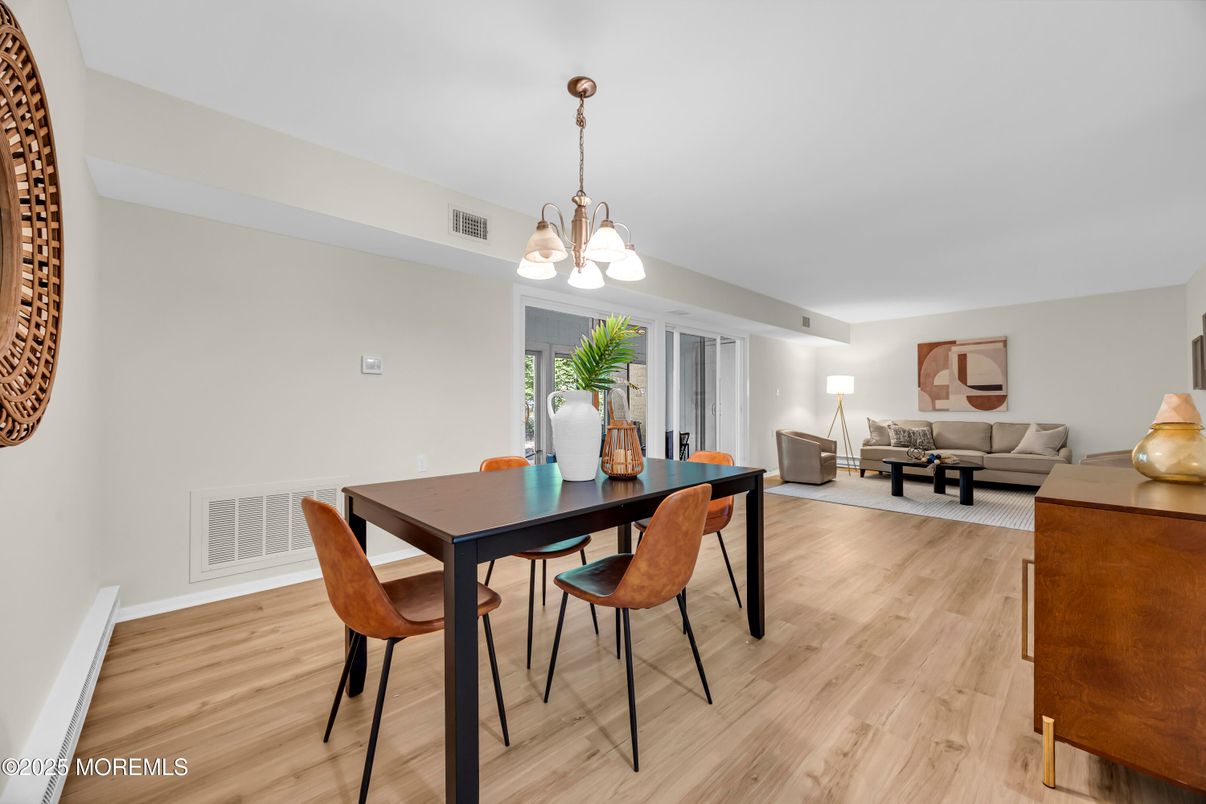 Chandelier, Dining room, Interior, Living room, Pendant Lights, Wood Texture Flooring