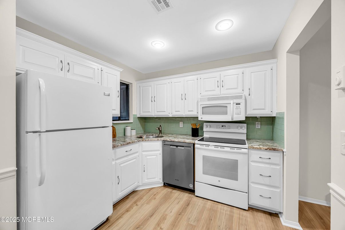 Interior, Kitchen, Recessed Lighting, Wood Texture Flooring