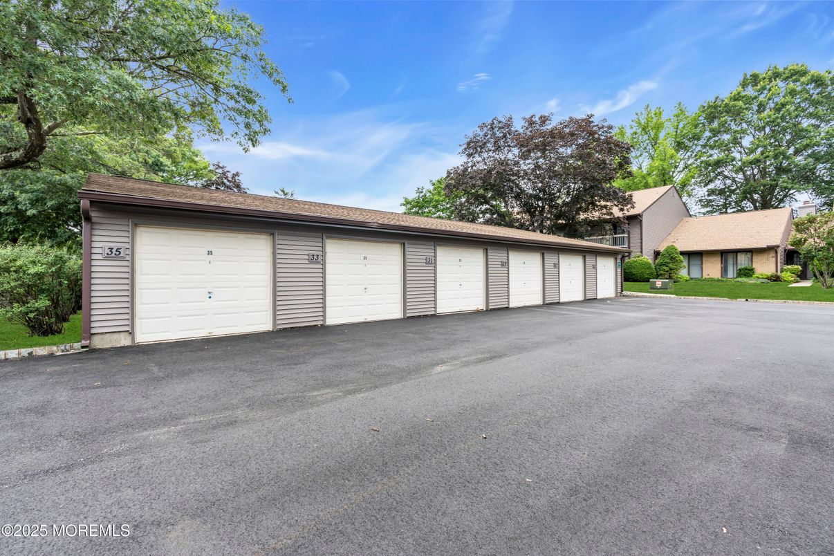 Detached Garage, Exterior