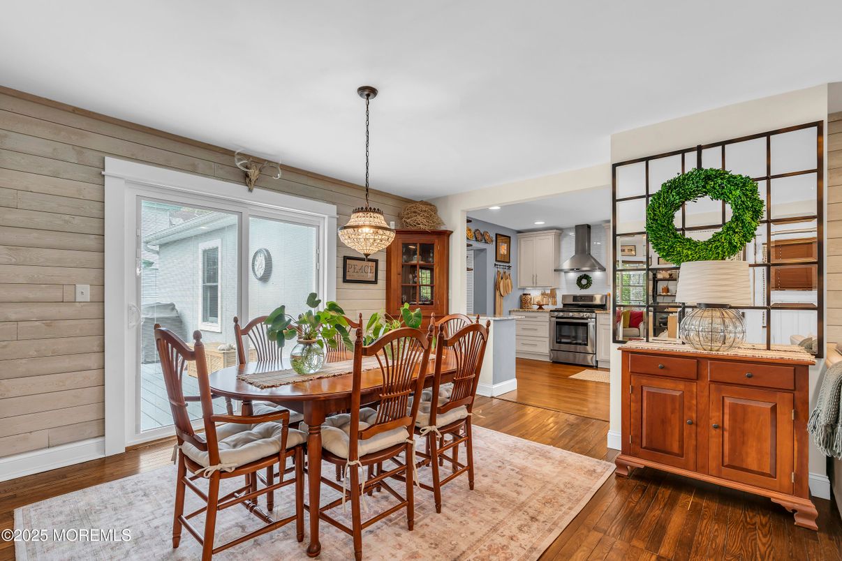 Dining room, Interior, Kitchen, Pendant Lights, Recessed Lighting, Stainless Steel Appliances, Wood Texture Flooring