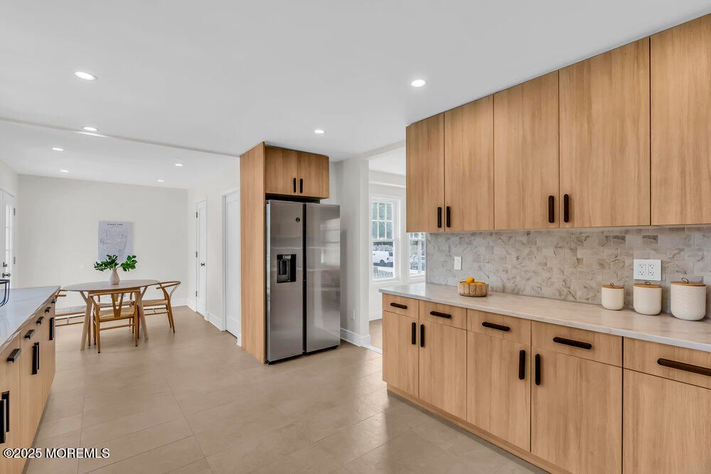 Dining room, Interior, Kitchen, Recessed Lighting, Stainless Steel Appliances