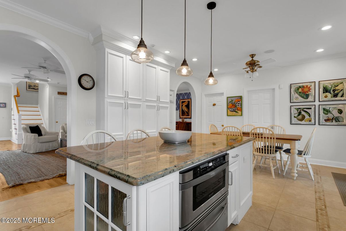 Dining room, Interior, Kitchen, Pendant Lights, Recessed Lighting, Wood Texture Flooring