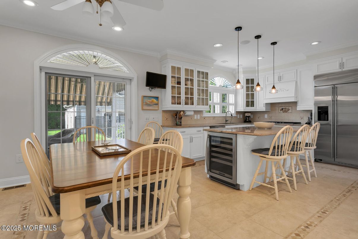 Dining room, Interior, Kitchen, Pendant Lights, Recessed Lighting, Stainless Steel Appliances