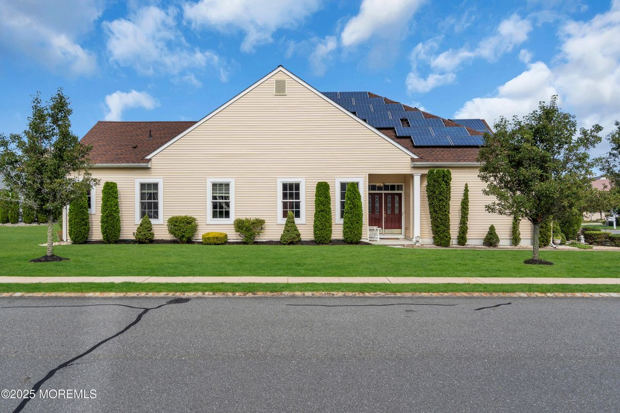 Exterior, Facade, Solar Panels, Ranch