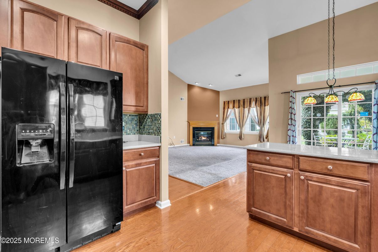 Fireplace, Interior, Kitchen, Pendant Lights, Recessed Lighting, Wood Texture Flooring