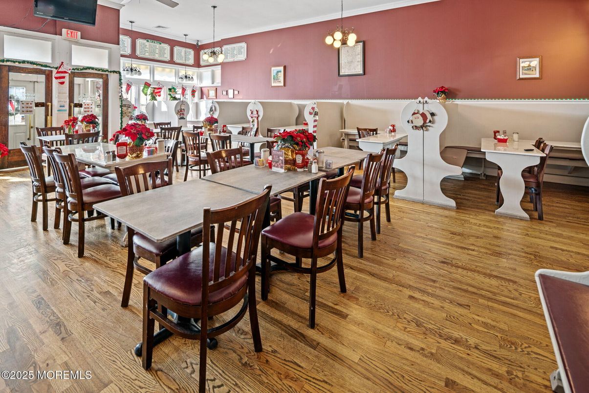 Chandelier, Dining room, Interior, Pendant Lights, Wood Texture Flooring