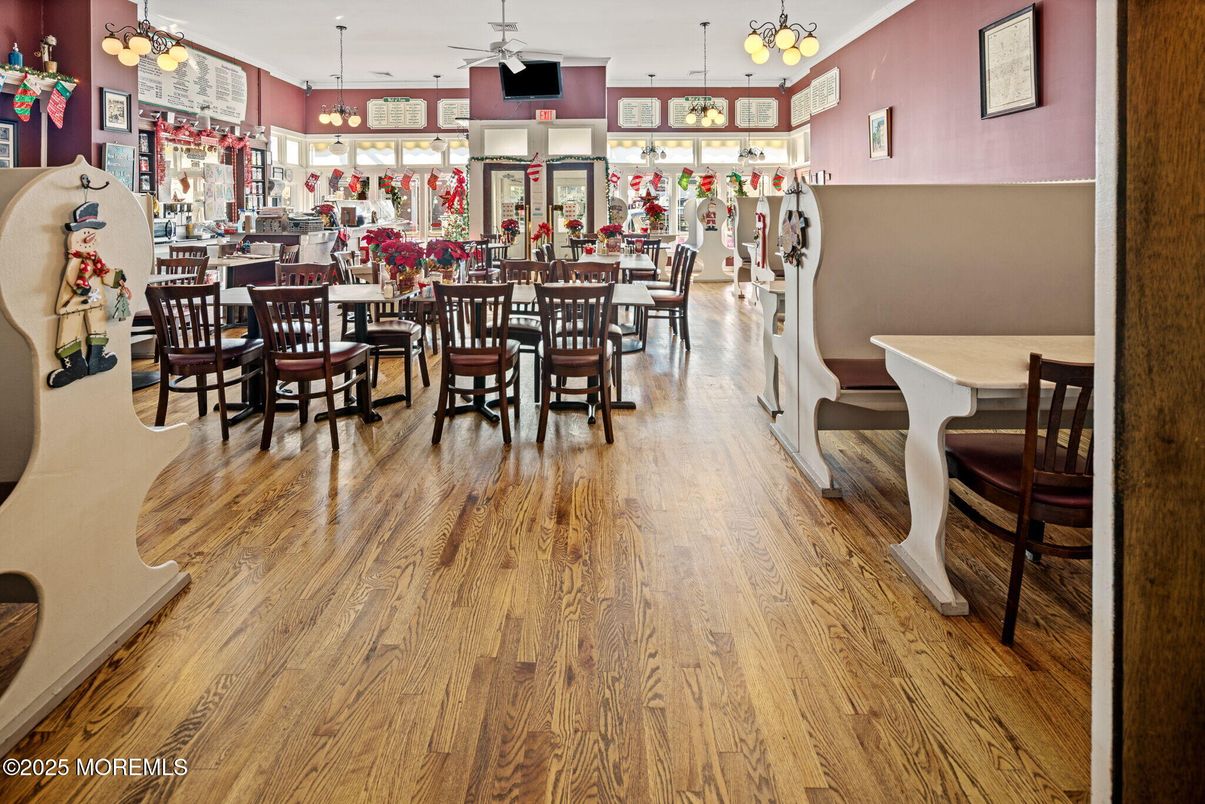 Dining room, Interior, Pendant Lights, Recessed Lighting, Wood Texture Flooring