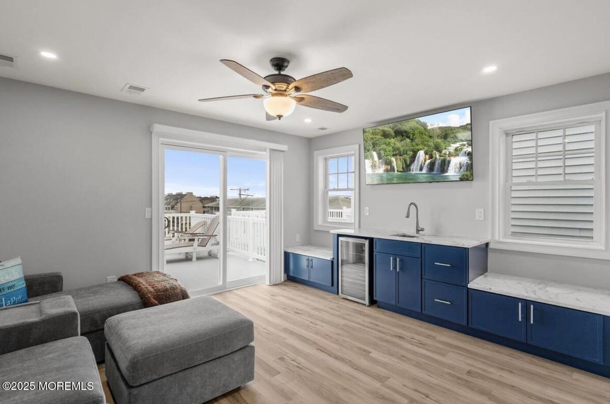 Interior, Recessed Lighting, Wood Texture Flooring