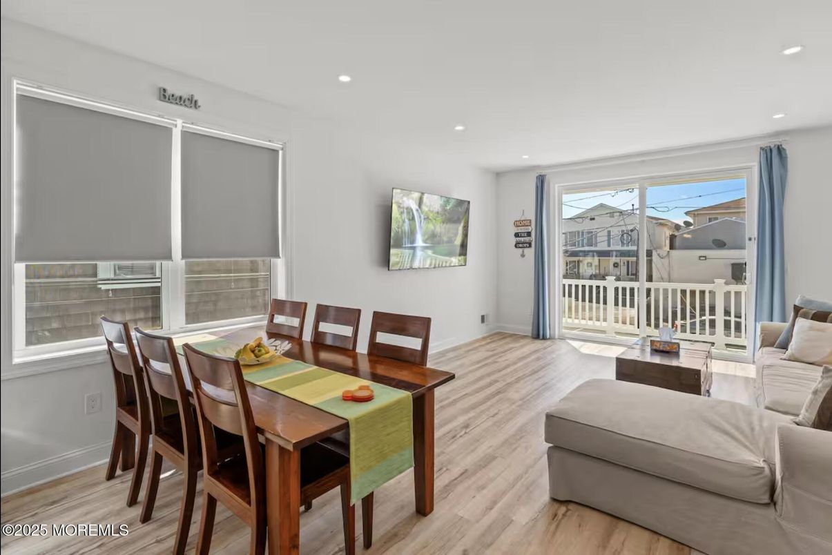 Dining room, Interior, Recessed Lighting, Wood Texture Flooring