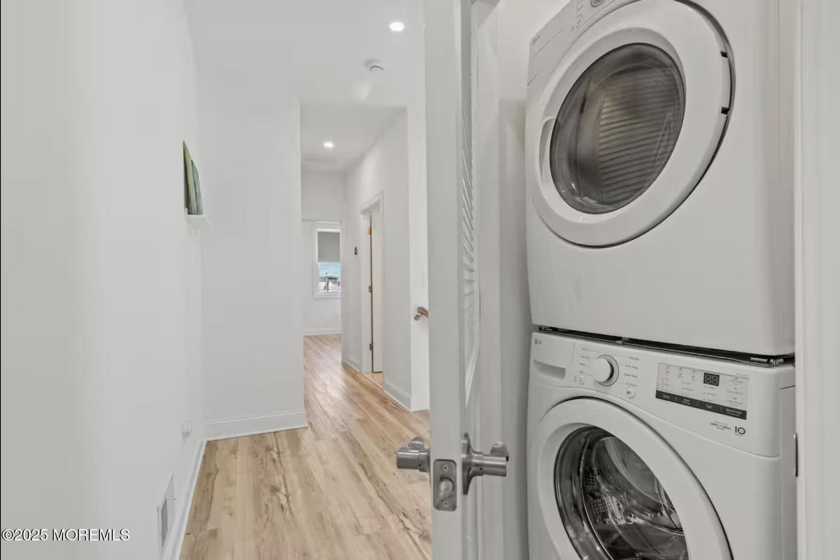 Interior, Recessed Lighting, Utility Closets, Washer, Wood Texture Flooring