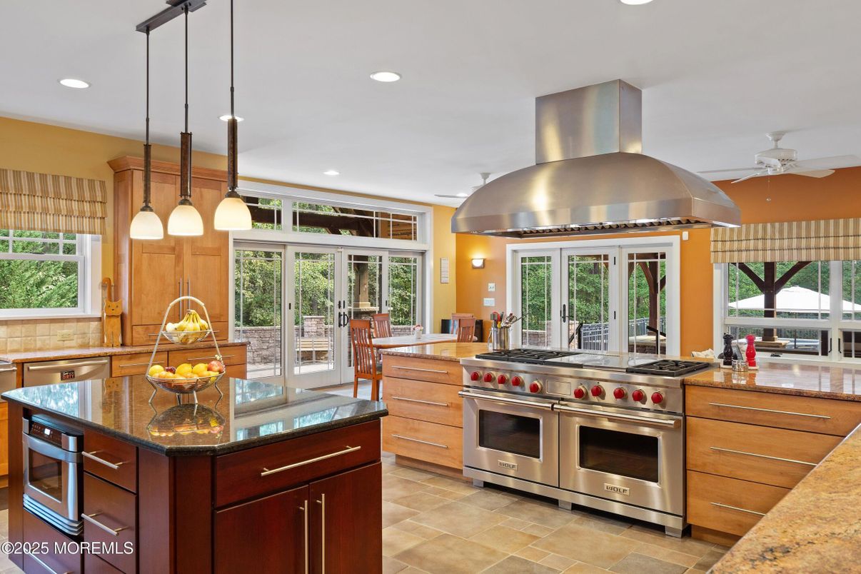 Dining room, Interior, Kitchen, Pendant Lights, Recessed Lighting, Stainless Steel Appliances