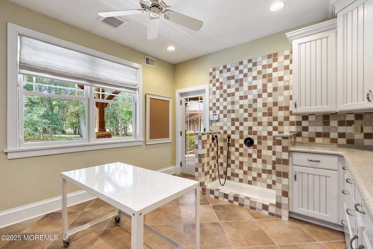 Bathroom, Interior, Recessed Lighting