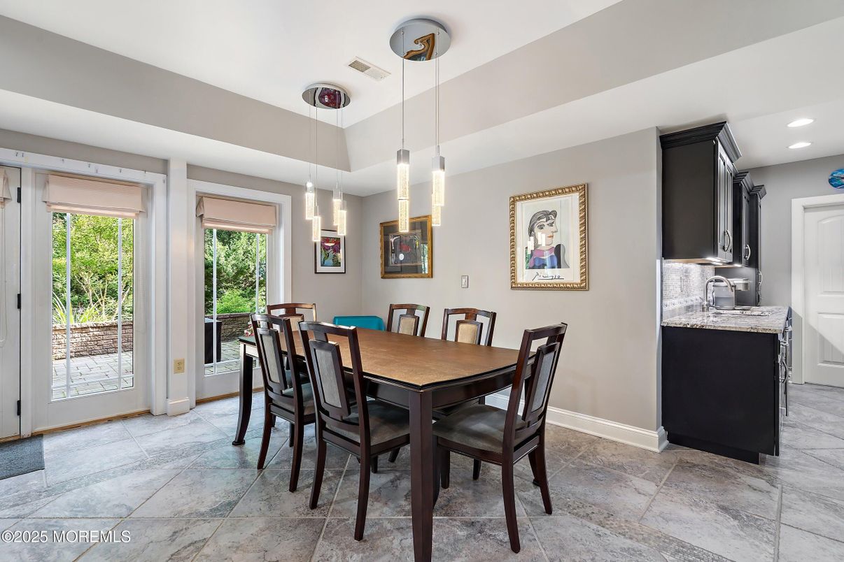 Dining room, Interior, Pendant Lights, Recessed Lighting