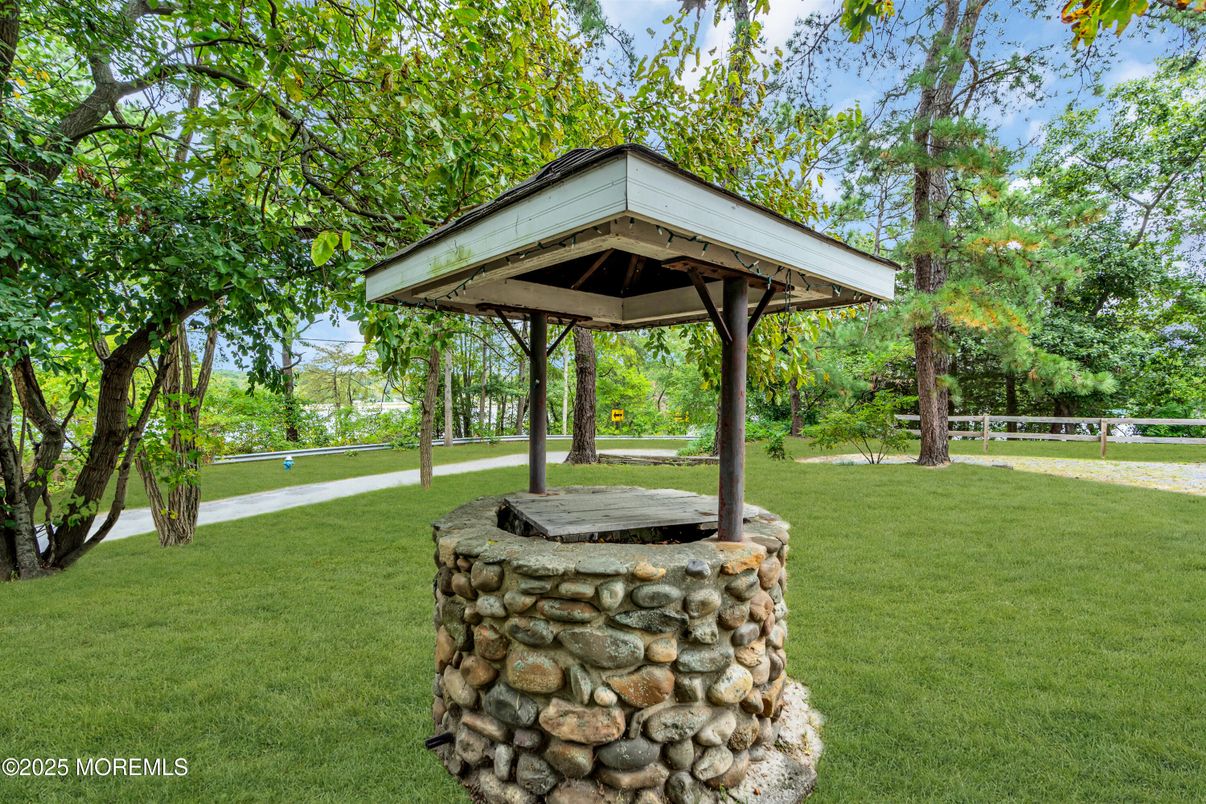 Exterior, Outdoor Kitchen