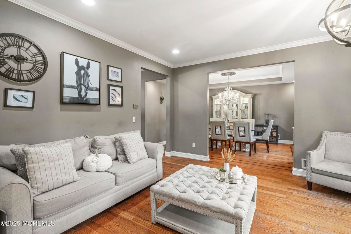 Chandelier, Dining room, Interior, Recessed Lighting, Wood Texture Flooring