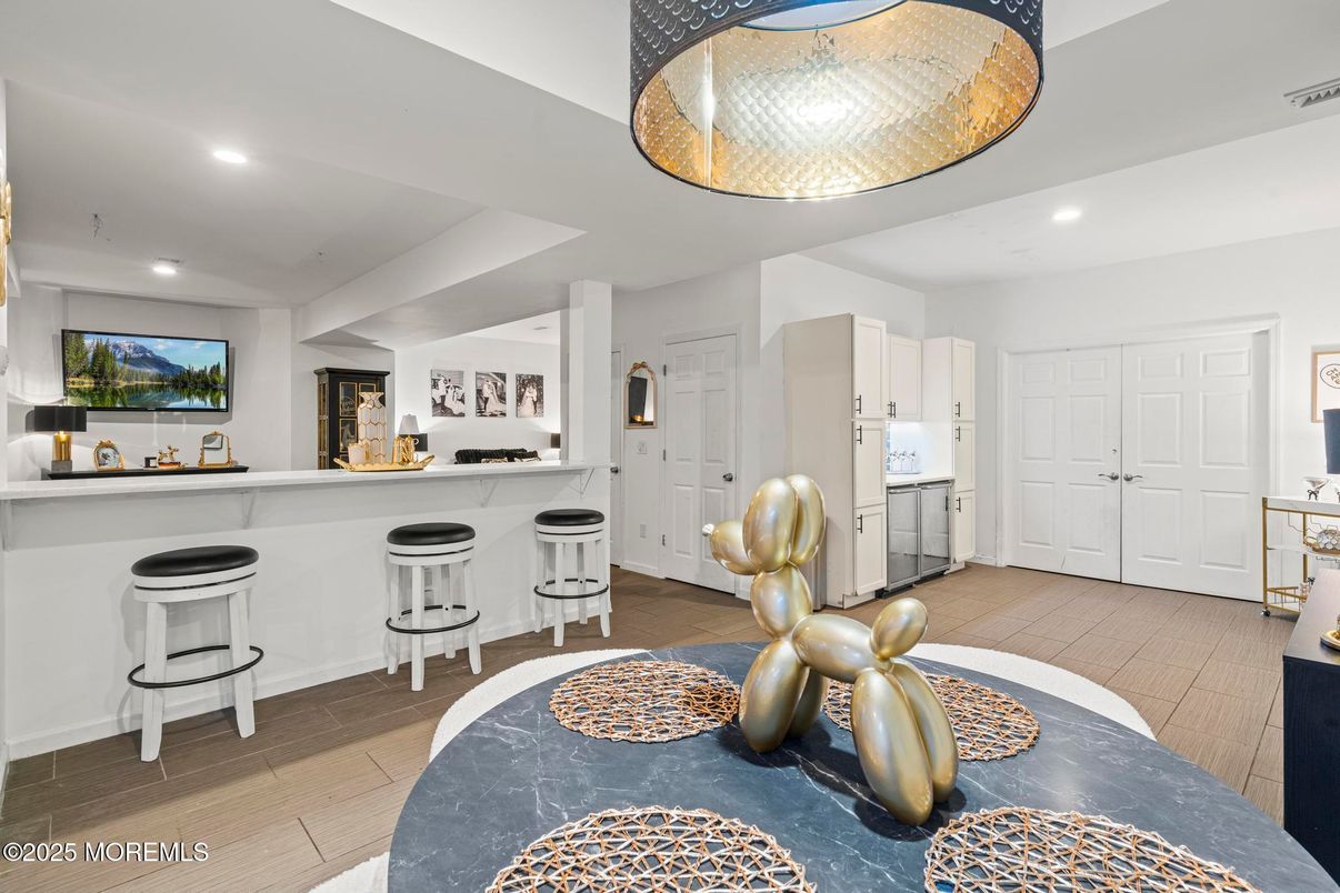 Interior, Recessed Lighting, Wood Texture Flooring