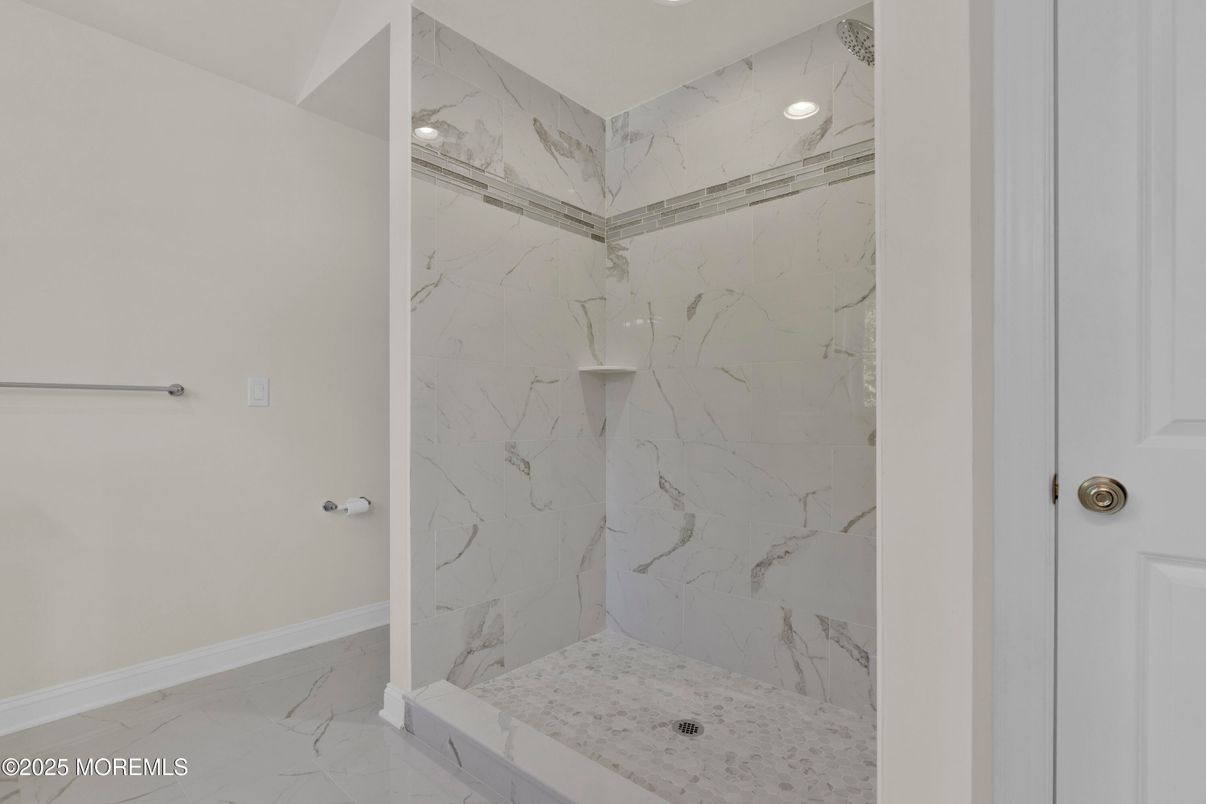 Bathroom, Interior, Marble, Marble Walls, Recessed Lighting