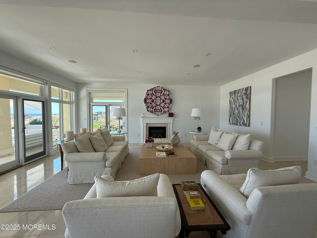 Fireplace, Interior, Living room, Recessed Lighting