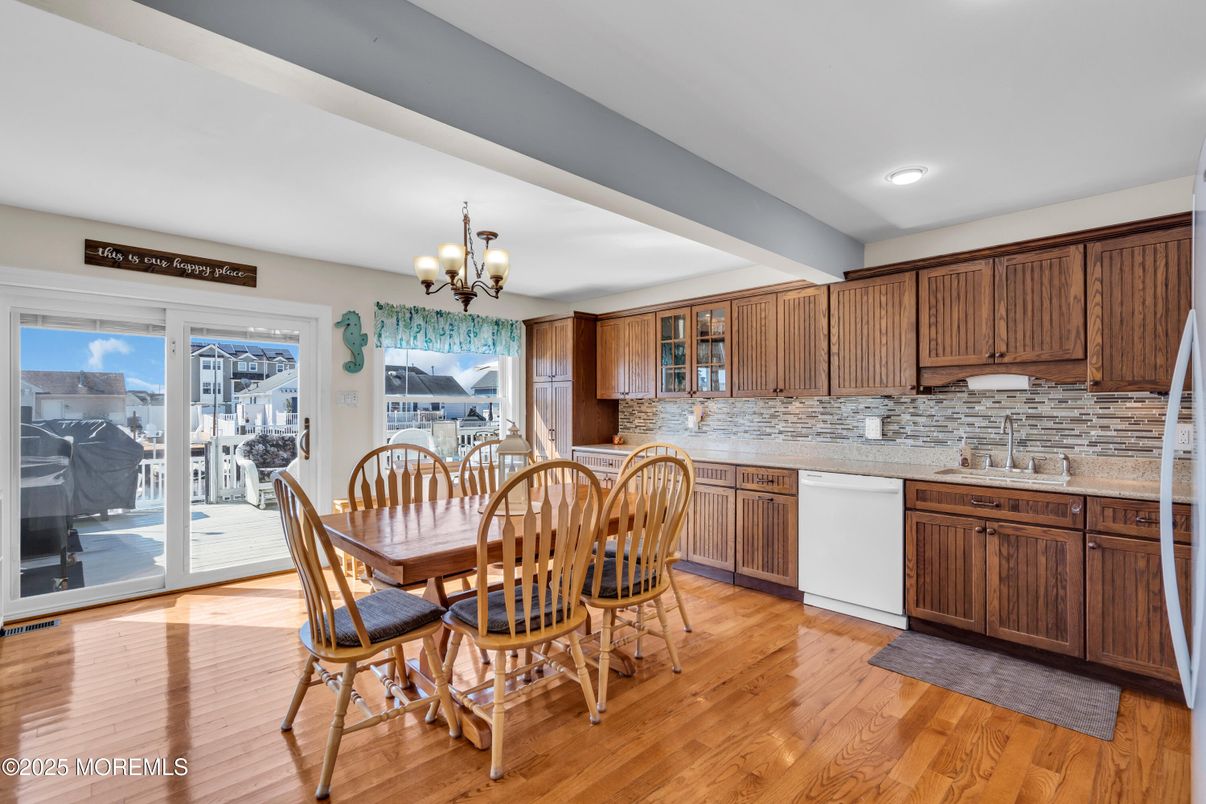Chandelier, Dining room, Interior, Kitchen, Recessed Lighting, Wood Texture Flooring