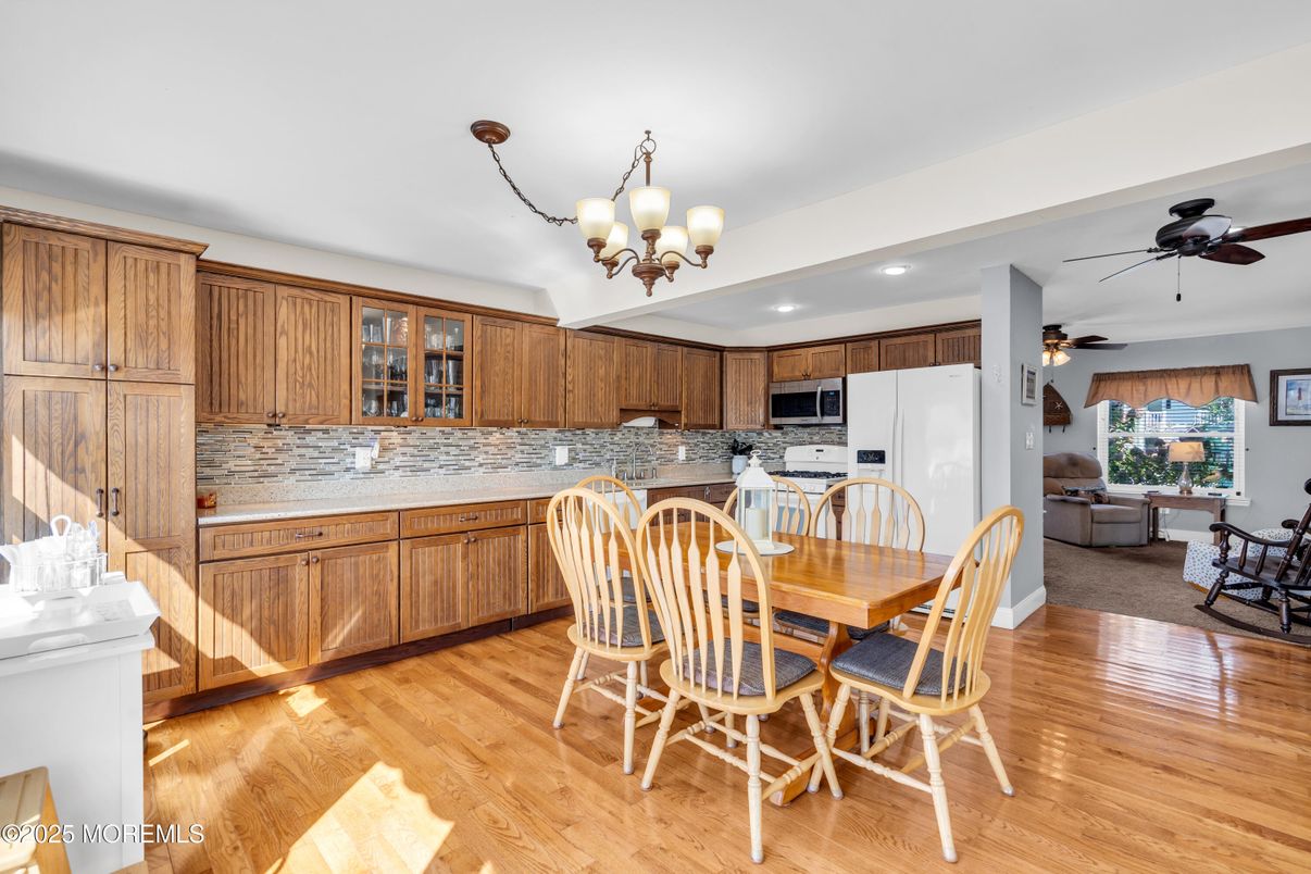 Chandelier, Dining room, Interior, Kitchen, Recessed Lighting, Wood Texture Flooring