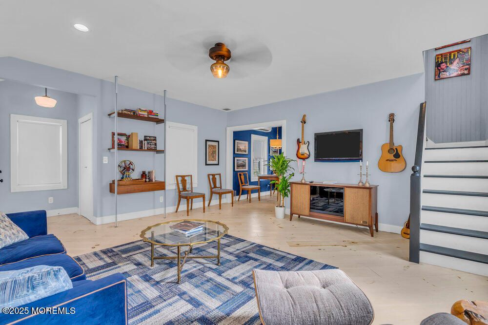 Dining room, Interior, Living room, Pendant Lights, Recessed Lighting