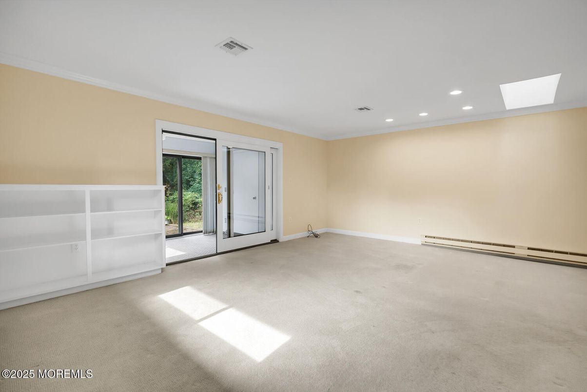 Empty room, Interior, Recessed Lighting