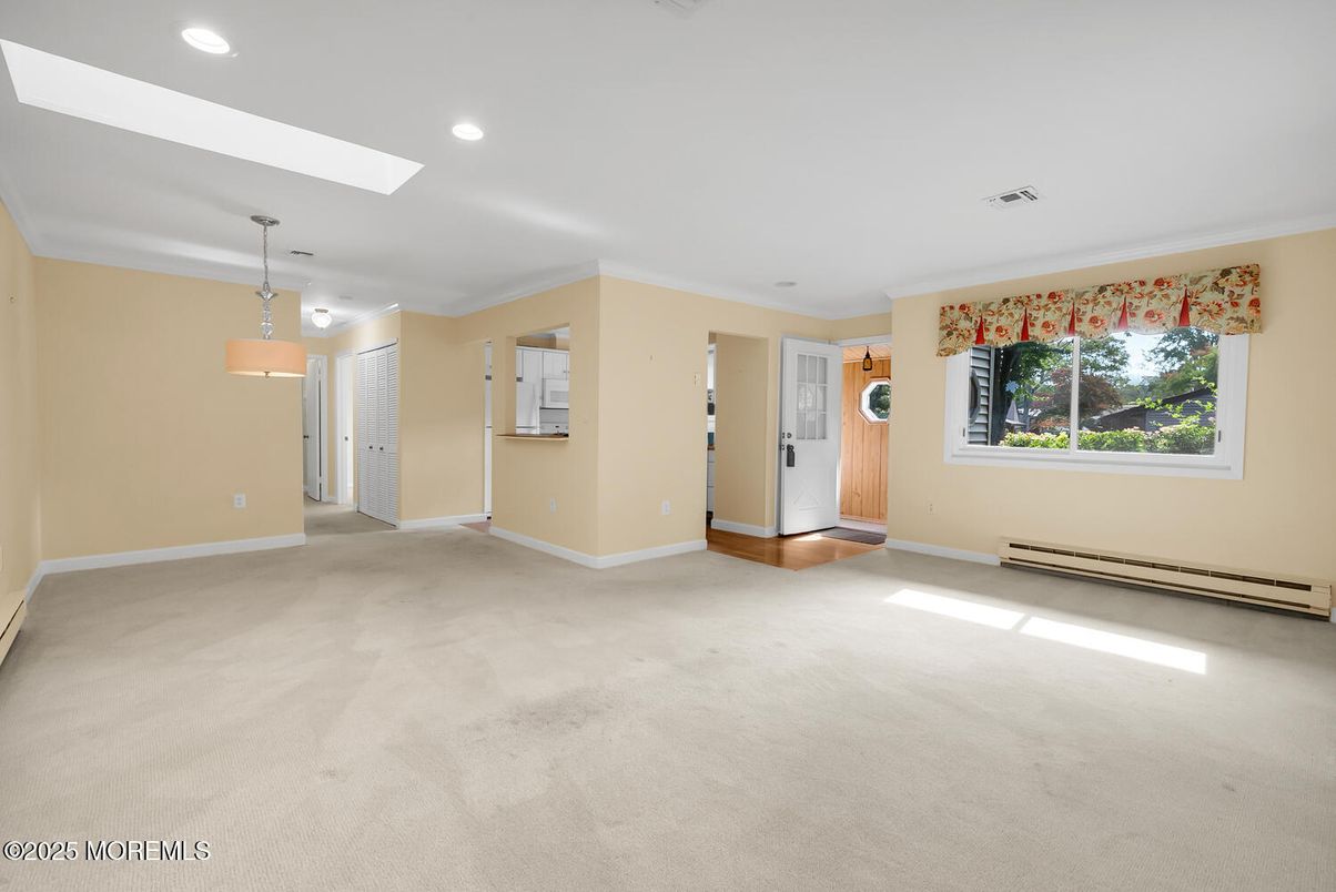 Empty room, Interior, Pendant Lights, Recessed Lighting