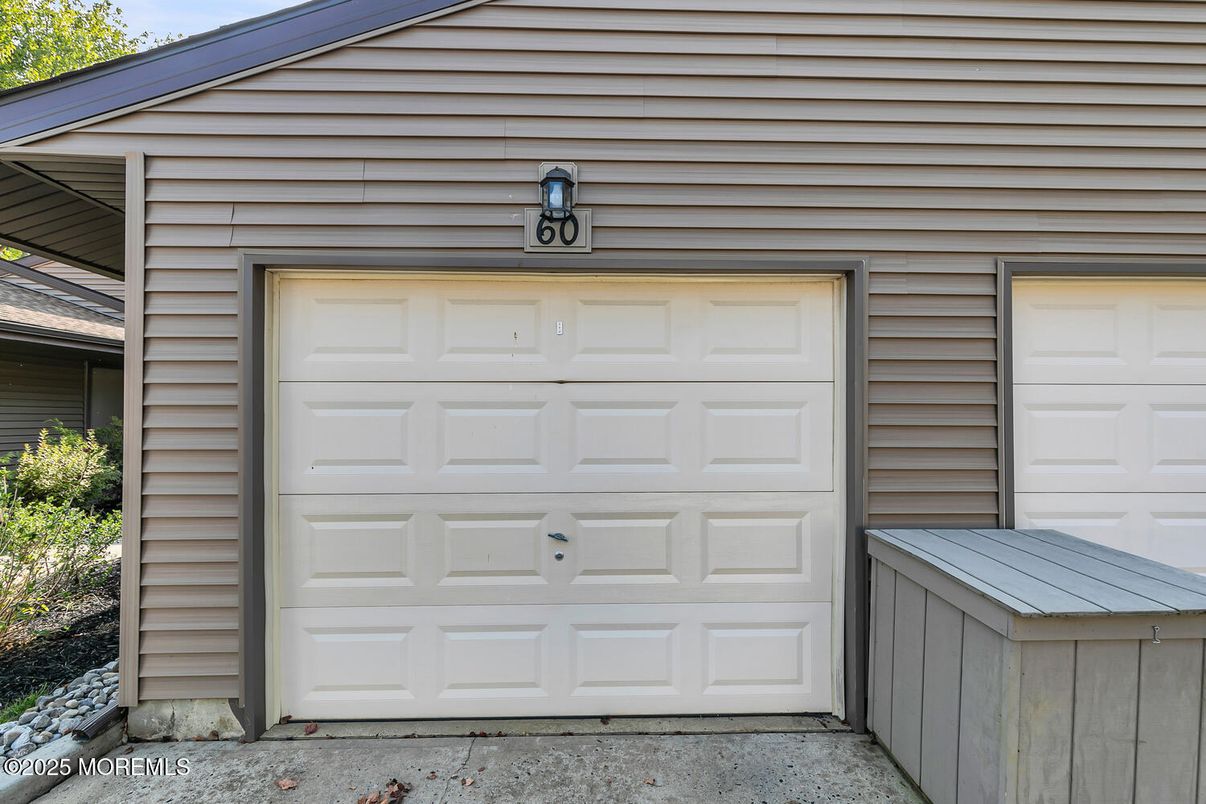 Detached Garage, Exterior