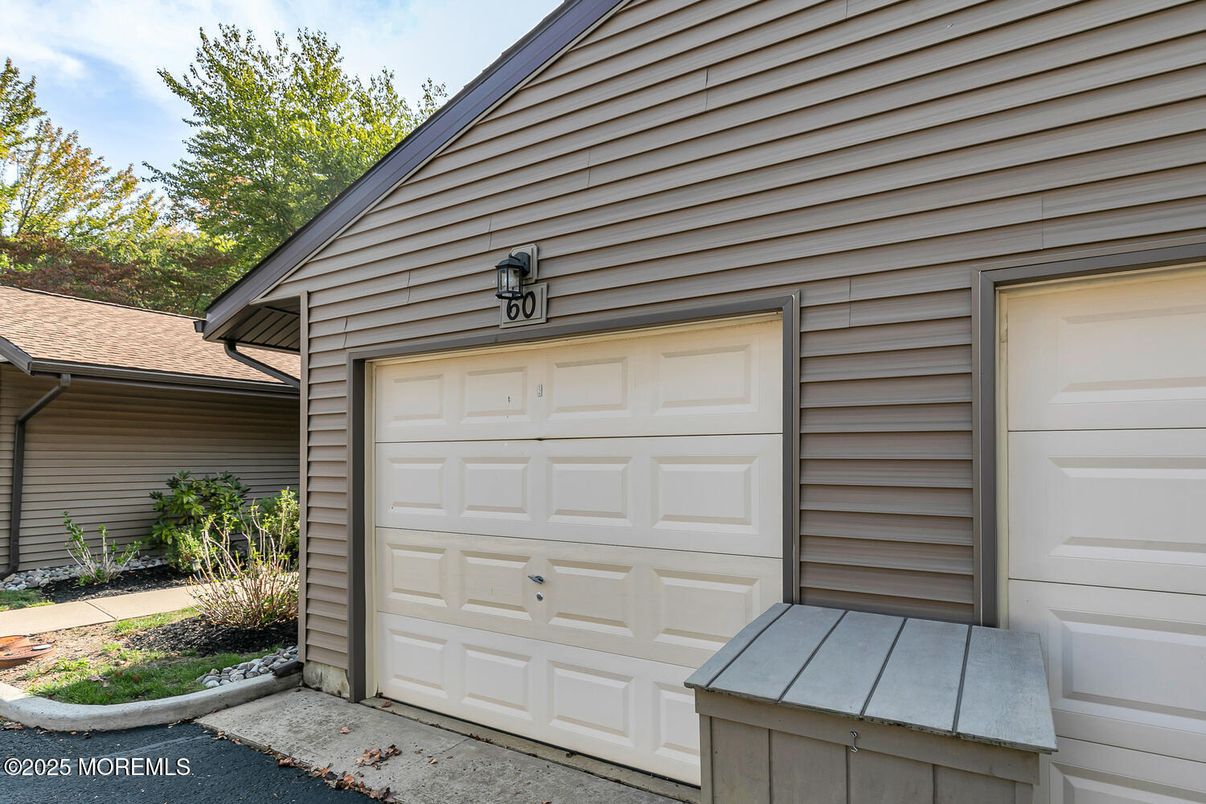 Detached Garage, Exterior