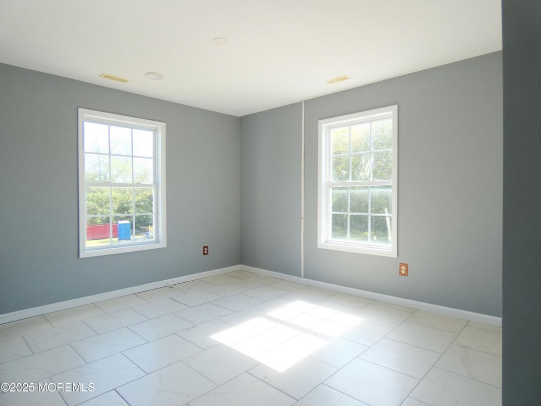 Empty room, Interior, Marble, Recessed Lighting