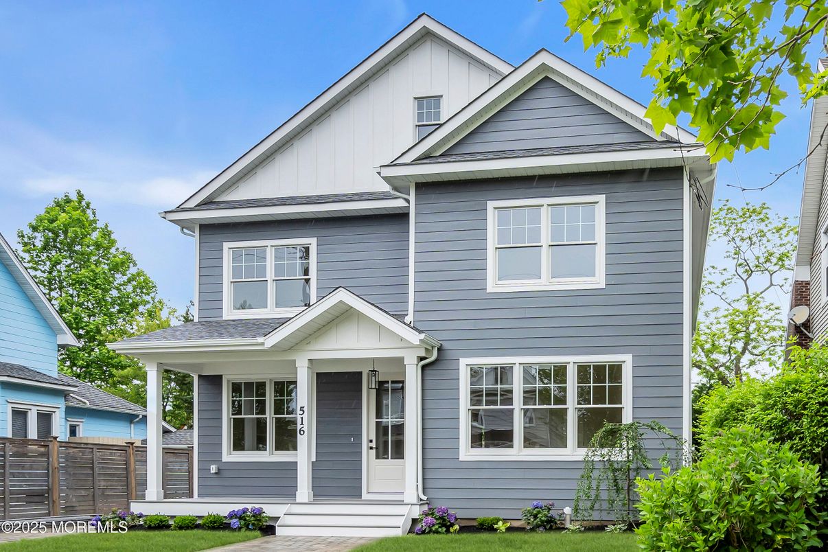 Exterior, Facade, Queen Anne Victorian