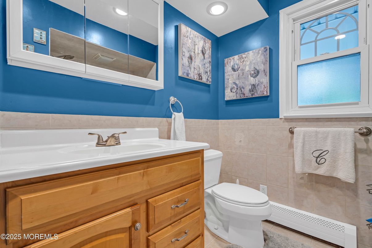 Bathroom, Interior, Recessed Lighting