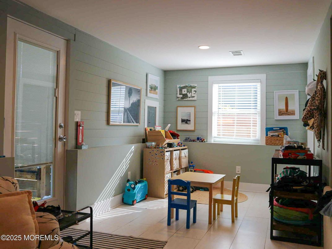 Dining room, Interior, Recessed Lighting