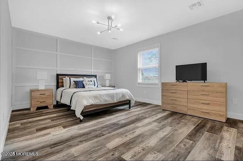 Bedroom, Interior, Pendant Lights, Wood Texture Flooring