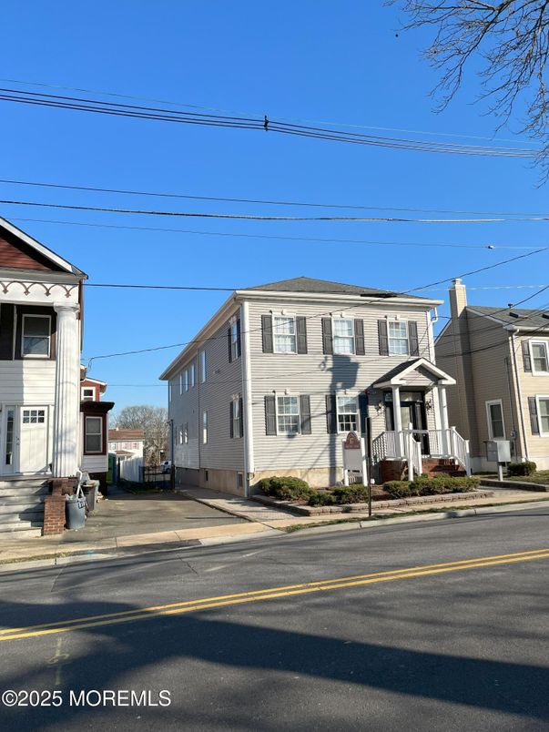 Exterior, Facade, Georgian