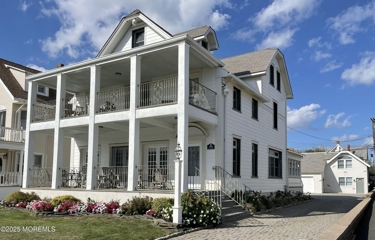 Detached Garage, Exterior, Facade, Queen Anne Victorian