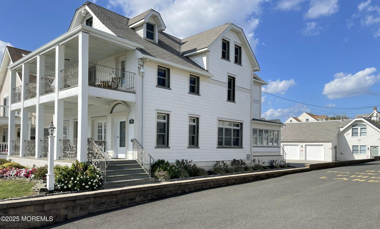 Detached Garage, Exterior, Facade, Farmhouse