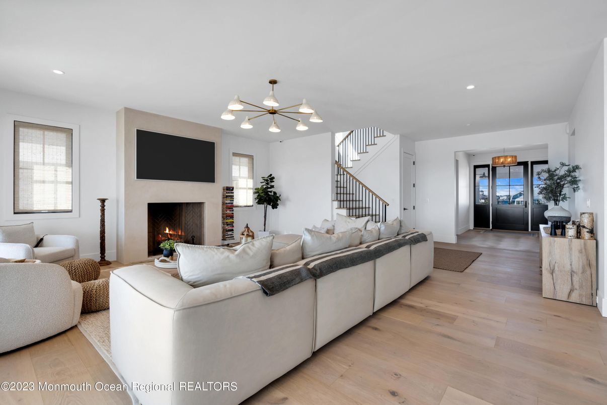 Fireplace, Interior, Living room, Pendant Lights, Recessed Lighting, Wood Texture Flooring