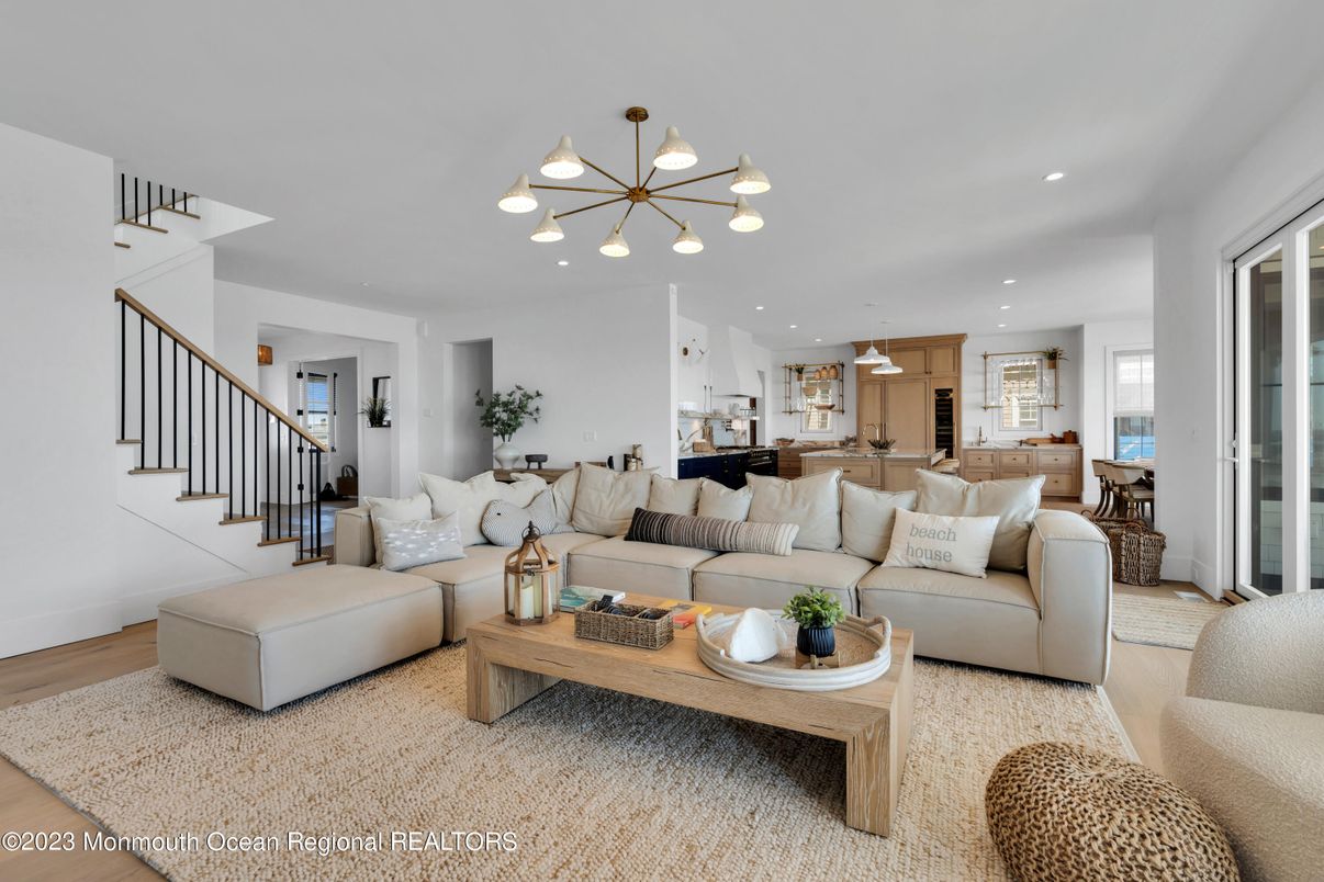 Dining room, Interior, Kitchen, Living room, Pendant Lights, Recessed Lighting, Wood Texture Flooring