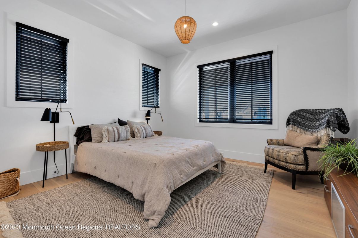 Bedroom, Interior, Pendant Lights, Recessed Lighting, Wood Texture Flooring
