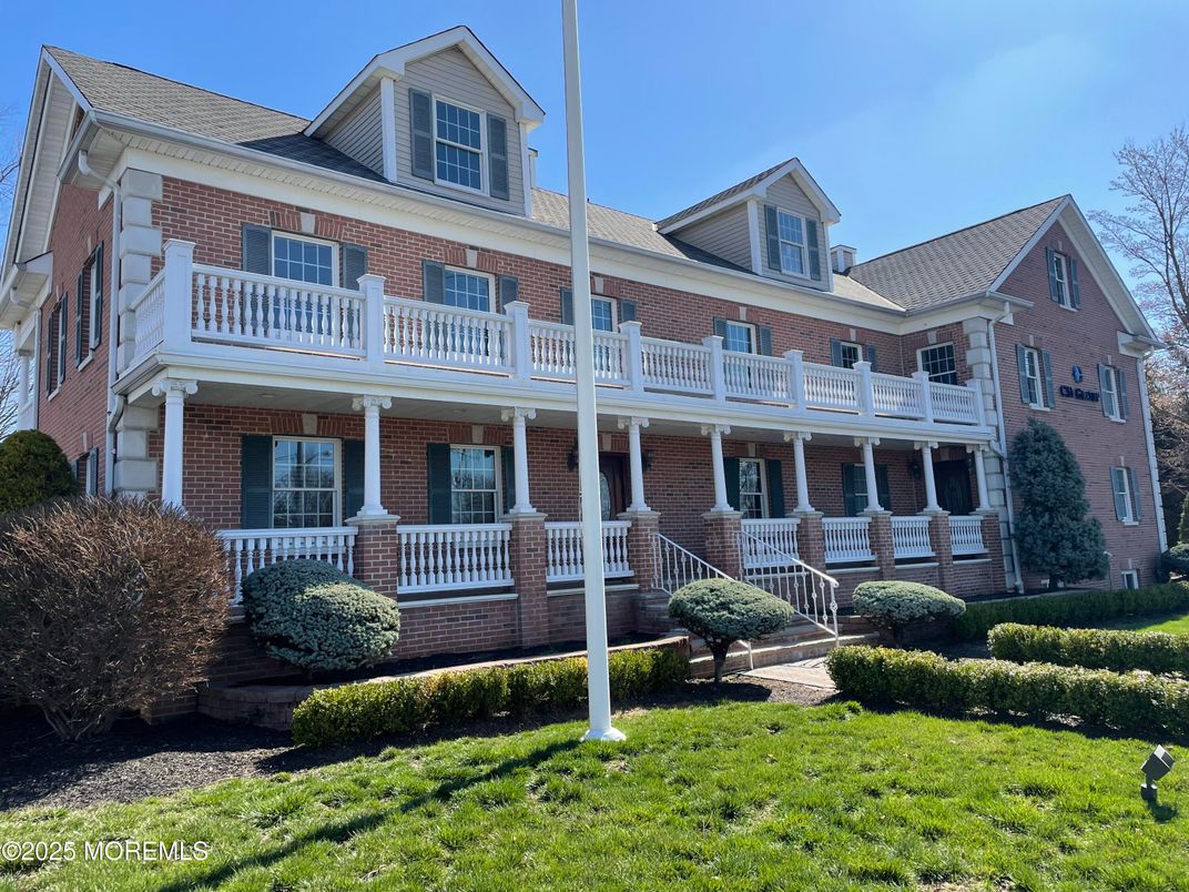 Exterior, Facade, Brick Facade, Georgian