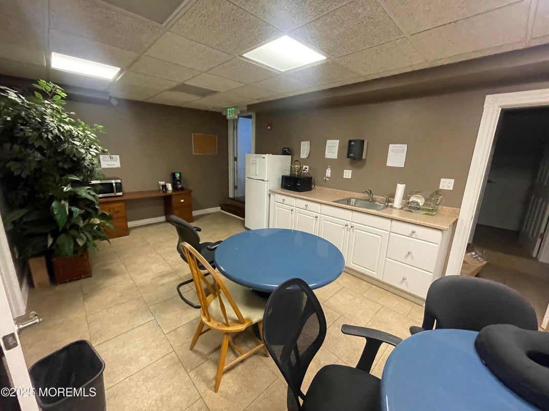 Dining room, Interior, Recessed Lighting