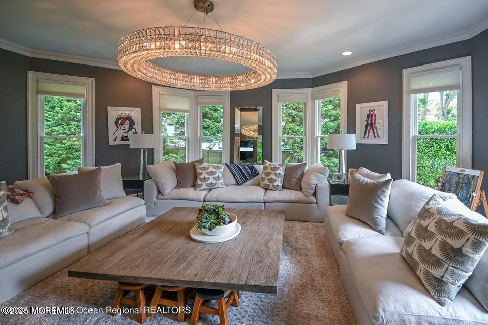 Interior, Living room, Pendant Lights, Recessed Lighting